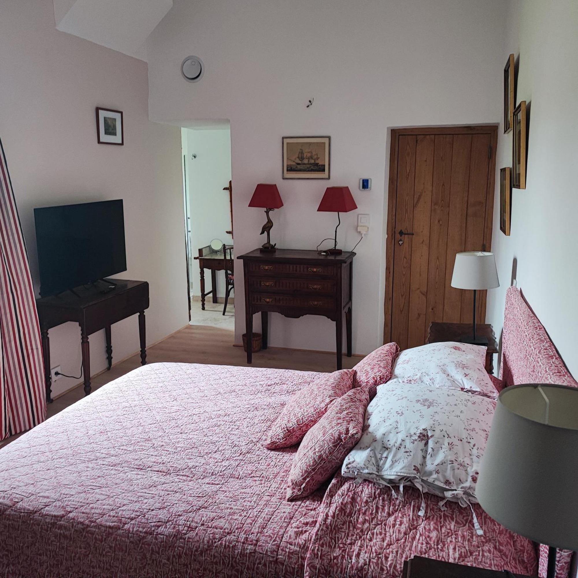 Magnanerie De Sainte Croix Hotel ภายนอก รูปภาพ
